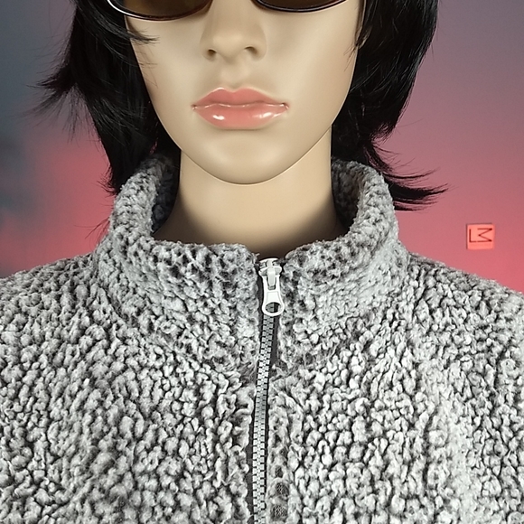 Cool Attitude Sherpa Quarter Zip LS top - Picture 5 of 13